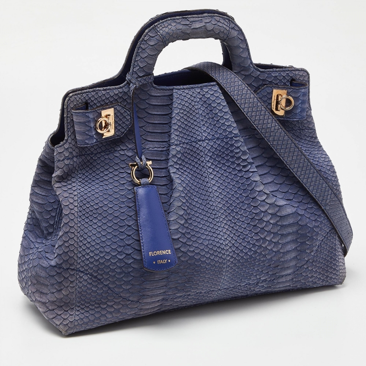 مملوكة مسبقًا Salvatore Ferragamo Blue Python Gancini Satchel