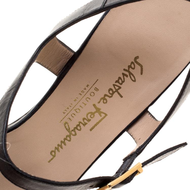 مملوكة مسبقًا Salvatore Ferragamo Beige/Black Jute and Leather Ankle Strap Sandals Size 41