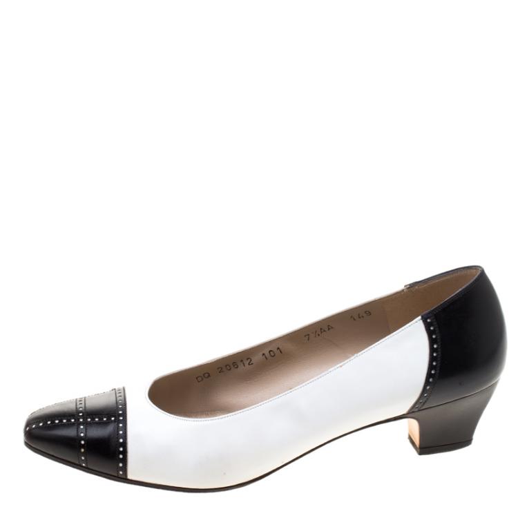 Pre Owned Salvatore Ferragamo Black and White Leather Cap Toe Pumps Size 38