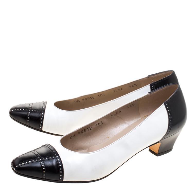Pre Owned Salvatore Ferragamo Black and White Leather Cap Toe Pumps Size 38