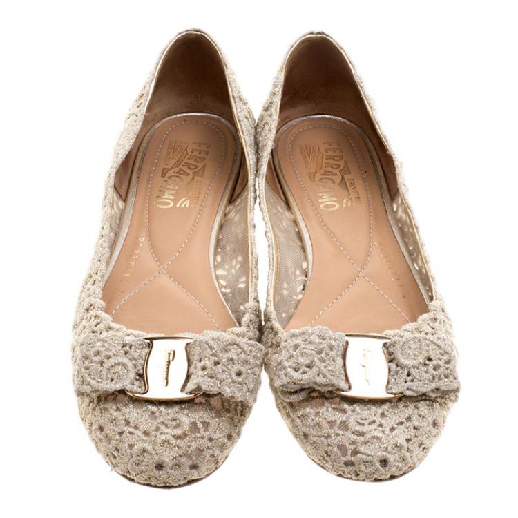 Pre Owned Salvatore Ferragamo Beige Lace Bombay Ballet Flats Size 37.5