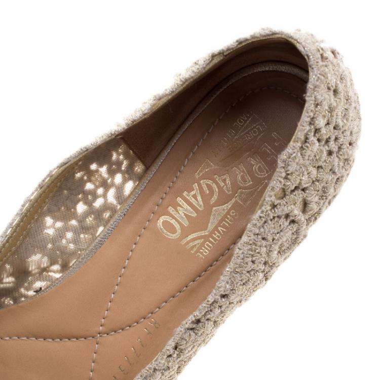 Pre Owned Salvatore Ferragamo Beige Lace Bombay Ballet Flats Size 37.5