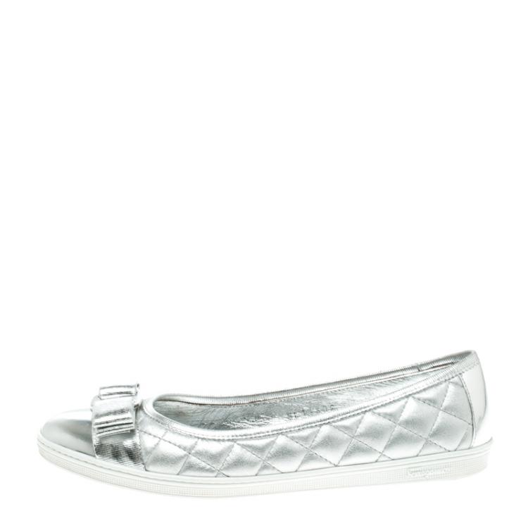 Pre Owned Salvatore Ferragamo Metallic Silver Quilted Leather Rufina Sneaker Ballet Flats Size 37.5