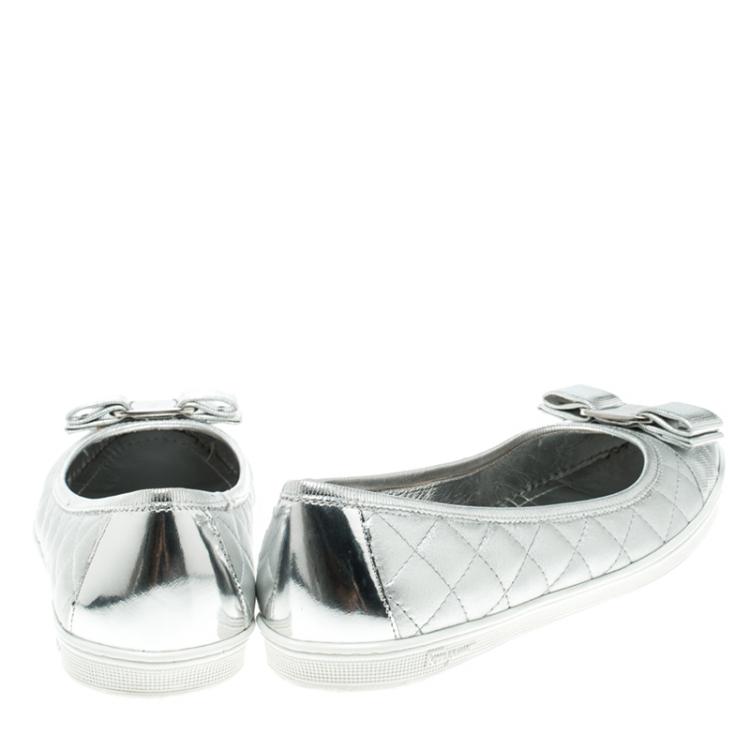 Pre Owned Salvatore Ferragamo Metallic Silver Quilted Leather Rufina Sneaker Ballet Flats Size 37.5