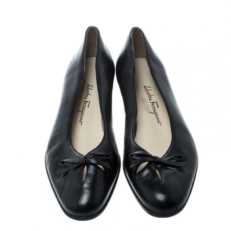 Pre Owned Salvatore Ferragamo Black Leather Cut out Detail Bow Ballet Flats Size 41.5