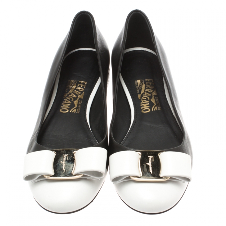 Pre Owned Salvatore Ferragamo Monochrome Leather Varina Ballet Flats Size 39