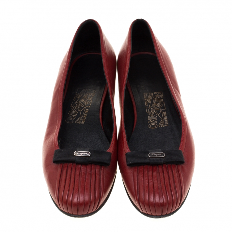 Pre Owned Salvatore Ferragamo Red Pleated Leather Bow Detail Ballet Flats Size 36.5
