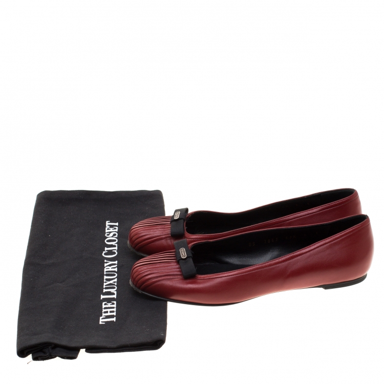 Pre Owned Salvatore Ferragamo Red Pleated Leather Bow Detail Ballet Flats Size 36.5