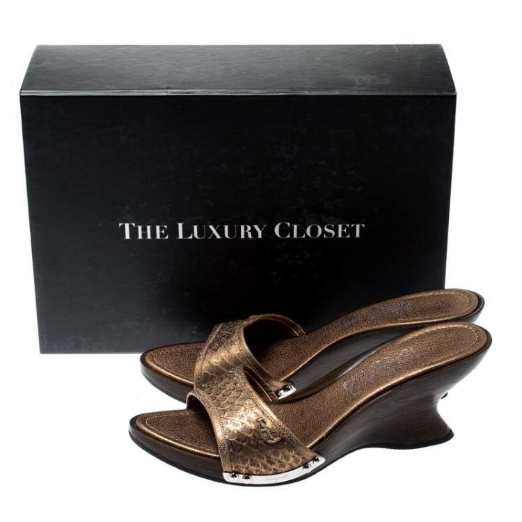 Pre Owned Salvatore Ferragamo Metallic Gold Python Leather Open Toe Wedge Slides Size 38.5