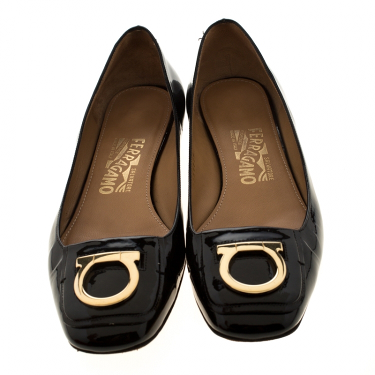 مملوكة مسبقًا Salvatore Ferragamo Black Patent Leather Rebi Gancio Buckle Ballet Flats Size 38