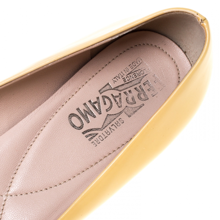 Pre Owned Salvatore Ferragamo Beige Patent Leather Varina Ballet Flats Size 37.5