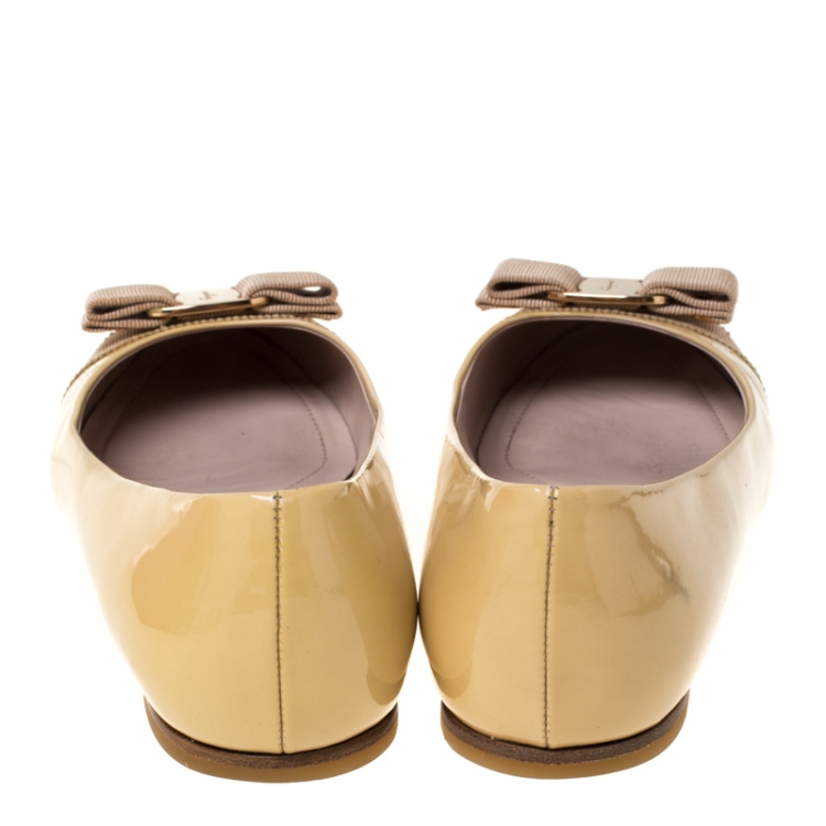Pre Owned Salvatore Ferragamo Beige Patent Leather Varina Ballet Flats Size 37.5