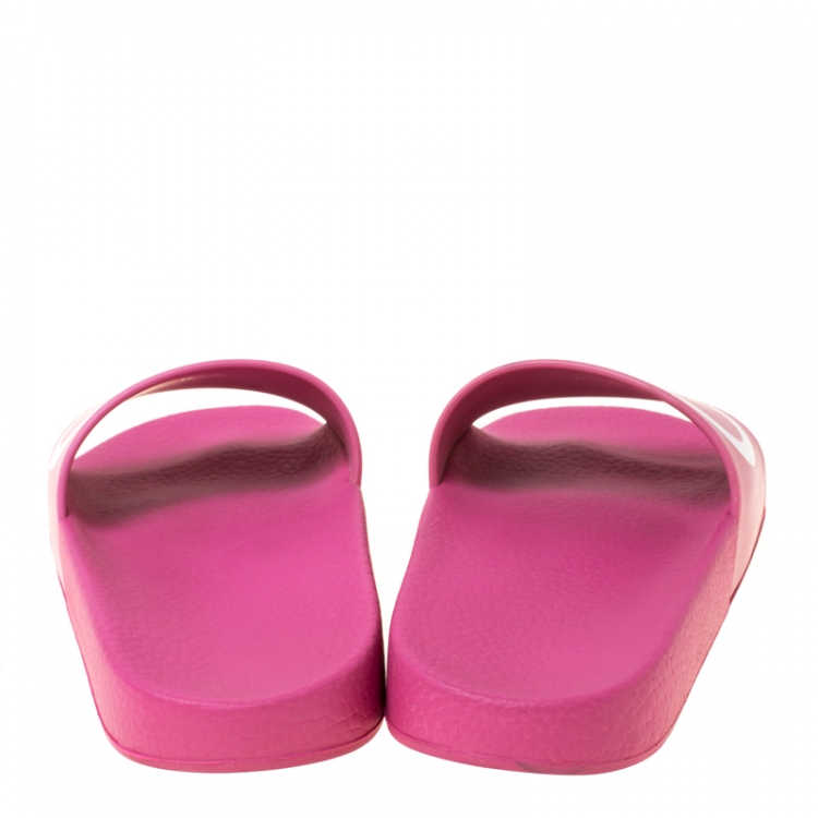 Pre Owned Salvatore Ferragamo Pink Rubber Pool Slides Size 35.5