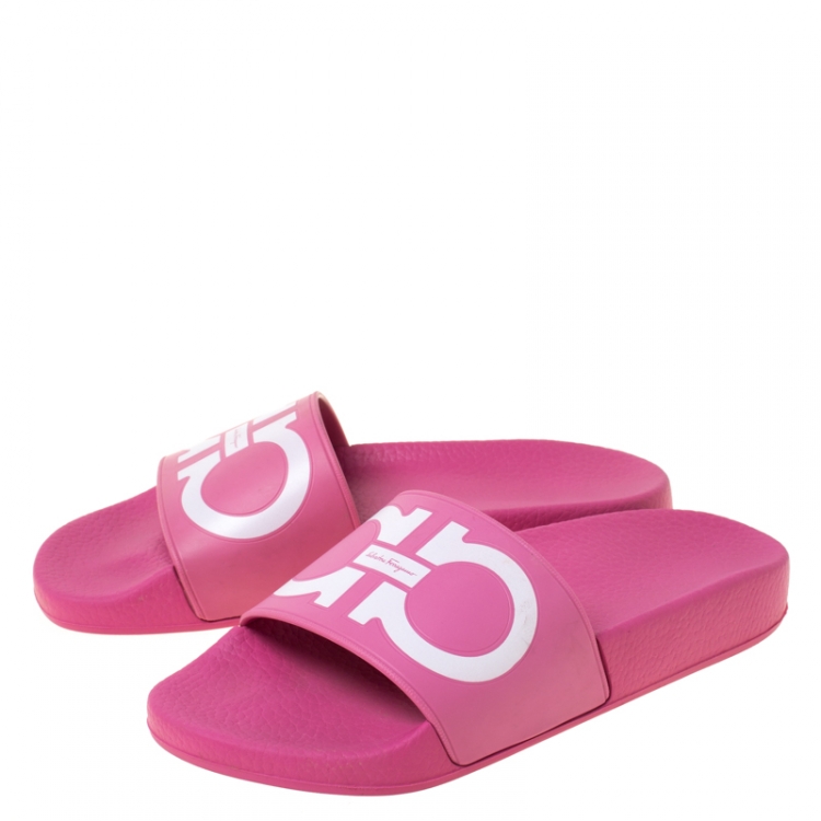 Pre Owned Salvatore Ferragamo Pink Rubber Pool Slides Size 35.5