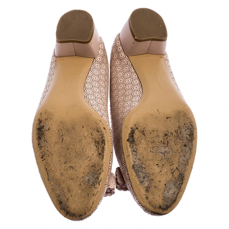 Pre Owned Salvatore Ferragamo Light Pink Perforated Leather Vara Bow Pumps Size 38