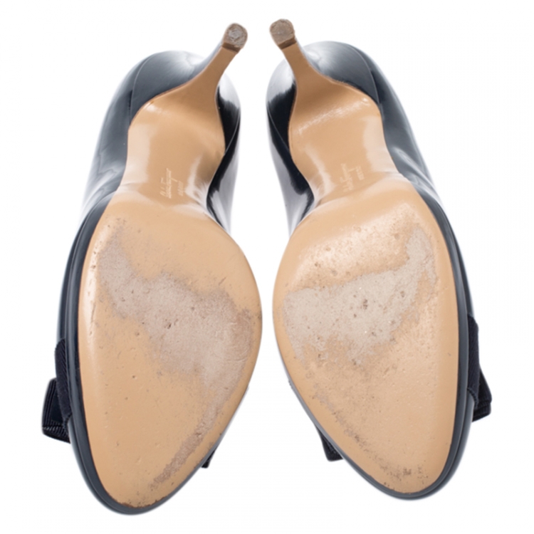 Pre Owned Salvatore Ferragamo Blue Patent Leather Vara Bow Round Toe Platform Pumps Size 38