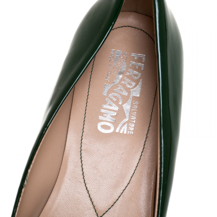 Pre Owned Salvatore Ferragamo Green Patent Leather Vara Bow Ballet Flats Size 40