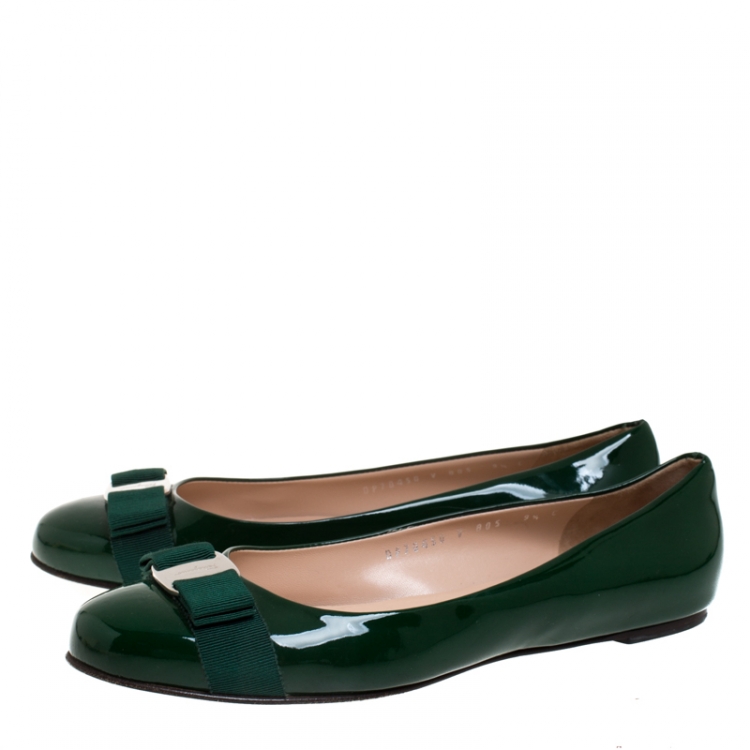 Pre Owned Salvatore Ferragamo Green Patent Leather Vara Bow Ballet Flats Size 40