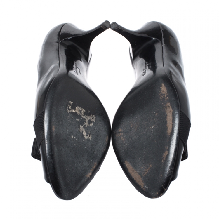 Pre Owned Salvatore Ferragamo Black Patent Leather Vara Bow Peep Toe Pumps Size 40.5