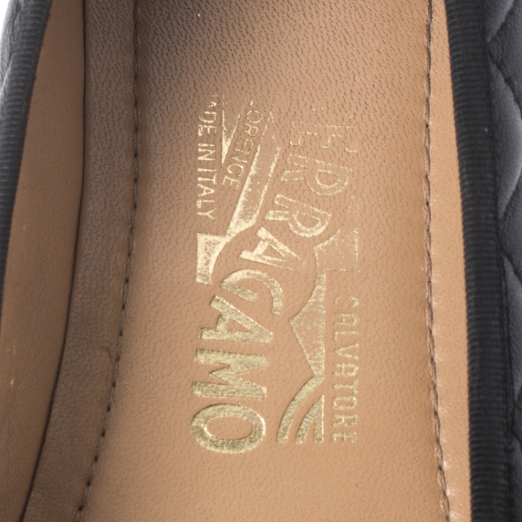 مملوكة مسبقًا Salvatore Ferragamo Black Leather Vara Bow Ballet Flats Size 37