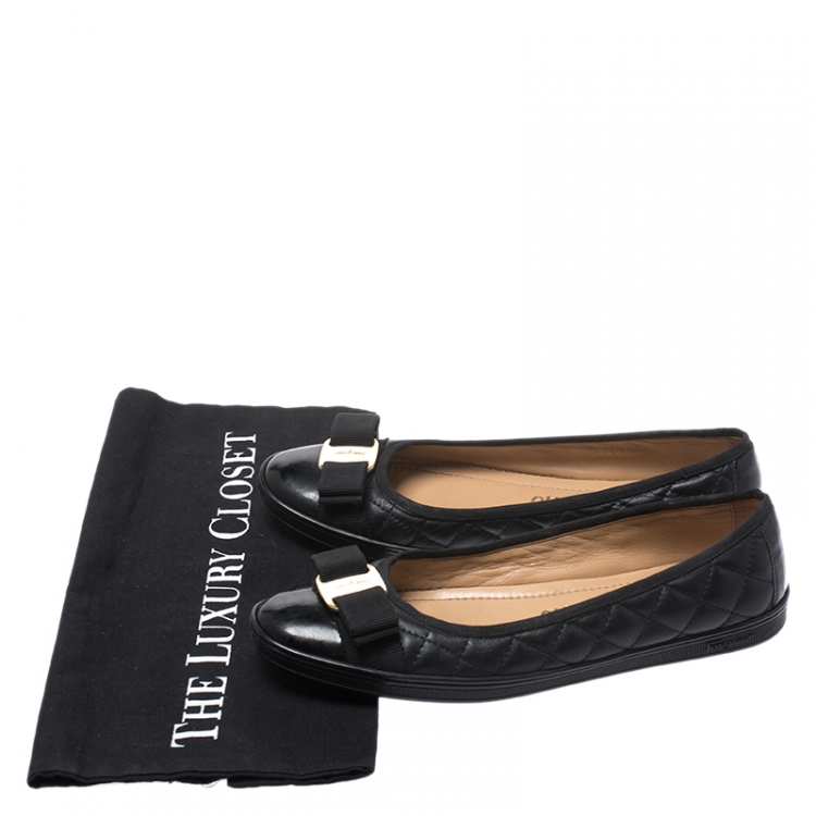 مملوكة مسبقًا Salvatore Ferragamo Black Leather Vara Bow Ballet Flats Size 37