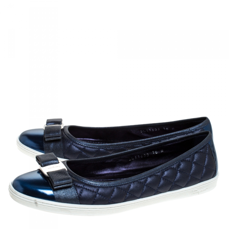 مملوكة مسبقًا Salvatore Ferragamo Metallic Blue Quilted Leather Bow Ballet Flats Size 40.5