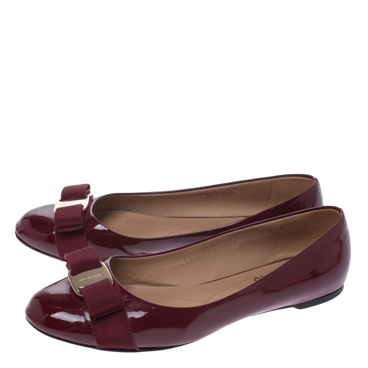 Pre Owned Salvatore Ferragamo Maroon Patent Leather Vara Bow Ballet Flats Size 38.5