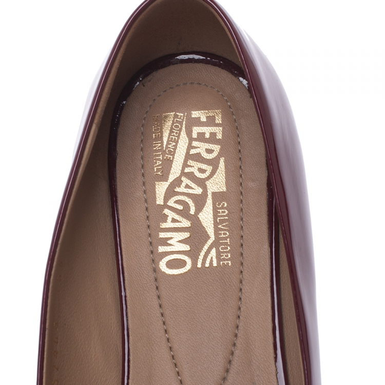 Pre Owned Salvatore Ferragamo Maroon Patent Leather Vara Bow Ballet Flats Size 38.5