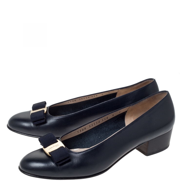Pre Owned Salvatore Ferragamo Blue Leather Vara Bow Flats Size 38.5