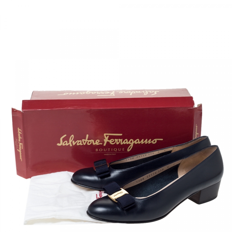 Pre Owned Salvatore Ferragamo Blue Leather Vara Bow Flats Size 38.5