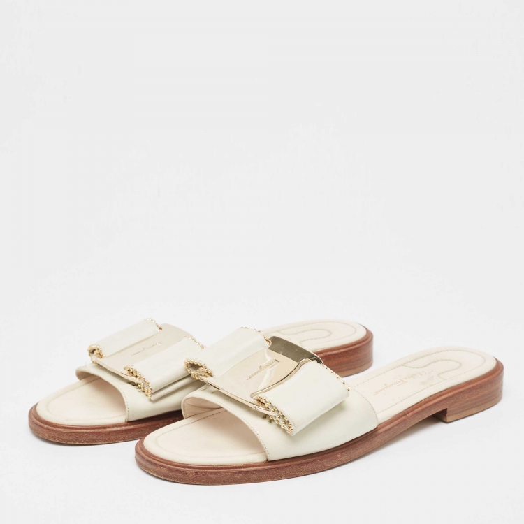 Pre Owned Salvatore Ferragamo White Leather Vara Bow Flat Slides Size 40.5