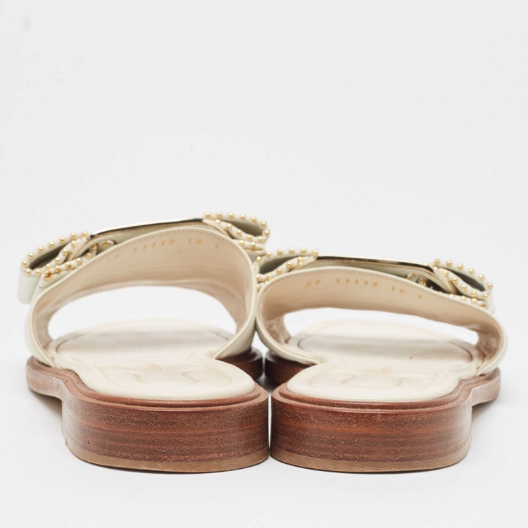 Pre Owned Salvatore Ferragamo White Leather Vara Bow Flat Slides Size 40.5