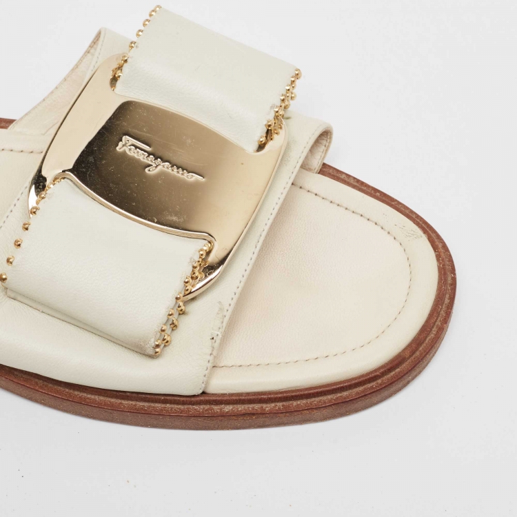 Pre Owned Salvatore Ferragamo White Leather Vara Bow Flat Slides Size 40.5
