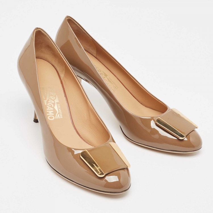 Pre Owned Salvatore Ferragamo Brown Patent Leather Round Toe Pumps Size 40