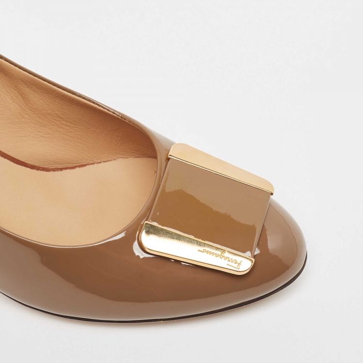 Pre Owned Salvatore Ferragamo Brown Patent Leather Round Toe Pumps Size 40