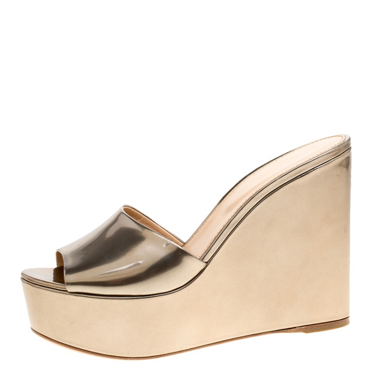 Pre Owned Sergio Rossi Gold Patent Leather Lakeesha Wedge Slides Size 41