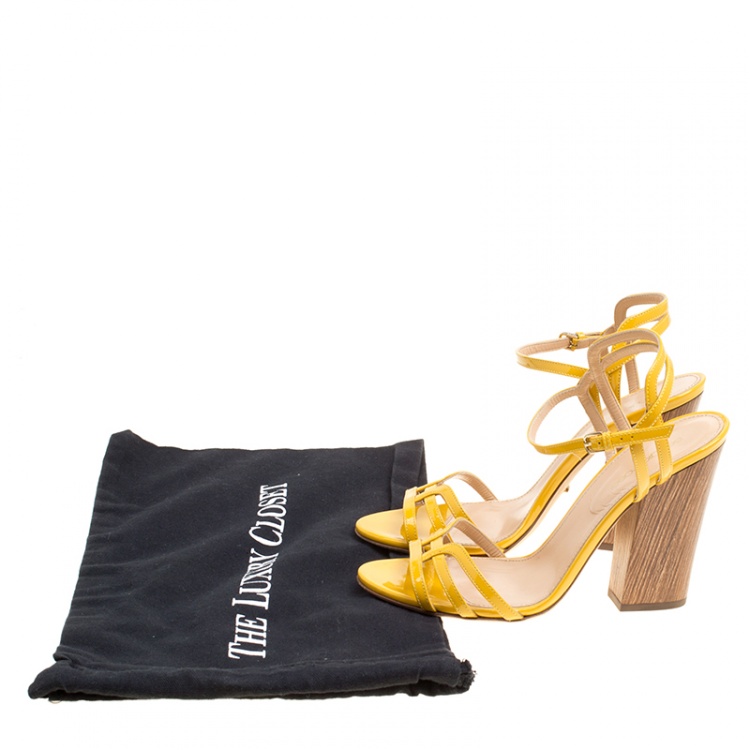 مملوكة مسبقًا Sergio Rossi Yellow Patent Leather Paloma Ankle Strap Sandals Size 38