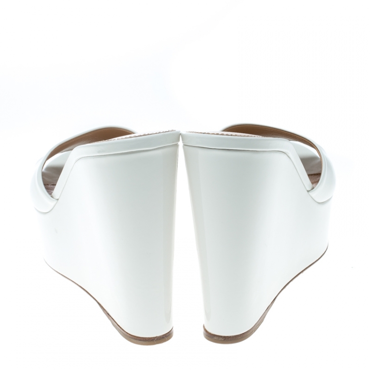 Pre Owned Sergio Rossi White Patent Leather Lakeesha Wedge Slides Size 39