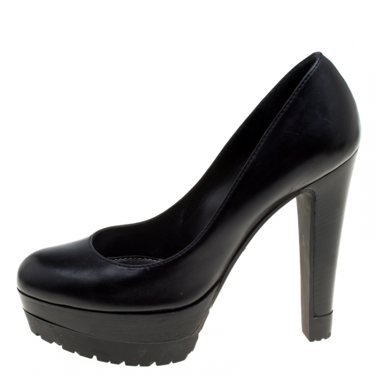 مملوكة مسبقًا Sergio Rossi Black Leather Platform Pumps Size 36
