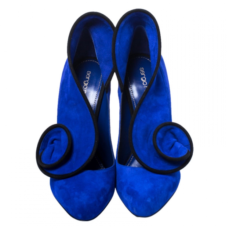 Pre Owned Sergio Rossi Blue Suede Tortousa Swirl Detail Round Toe Pumps Size 38.5