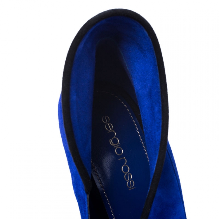 Pre Owned Sergio Rossi Blue Suede Tortousa Swirl Detail Round Toe Pumps Size 38.5