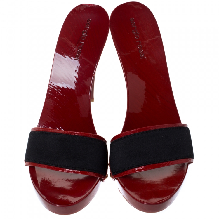 مملوكة مسبقًا Sergio Rossi Black/Red Satin and Wooden Slide Sandals Size 37