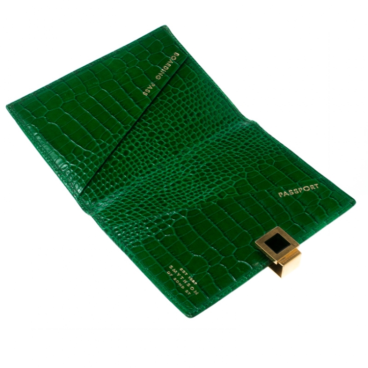 Pre Owned Smythson Green Croc Embossed Leather Mara Passport Cover