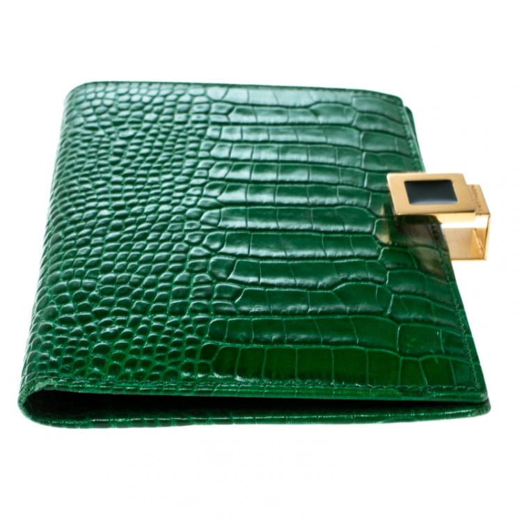 Pre Owned Smythson Green Croc Embossed Leather Mara Passport Cover
