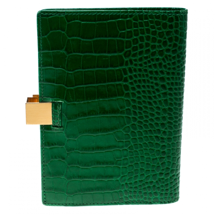 Pre Owned Smythson Green Croc Embossed Leather Mara Passport Cover