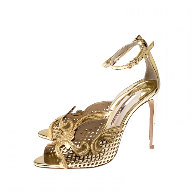 مملوكة مسبقًا Sophia Webster Metallic Gold Mirror Leather Rivera Ankle Strap Sandals Size 40