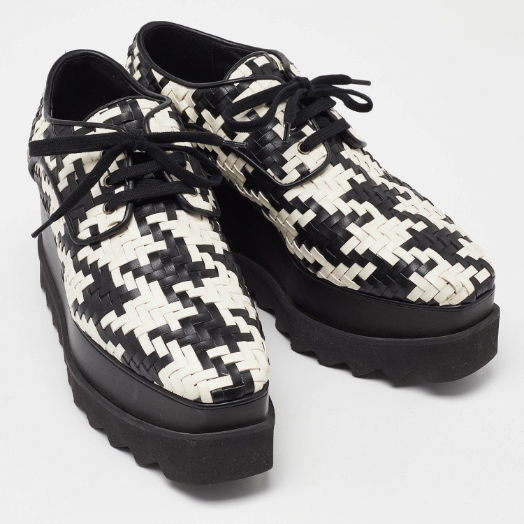 مملوكة مسبقًا Stella McCartney White/Black Faux Woven Leather Elyse Houndstooth Wedge Platform Sneakers Size 37
