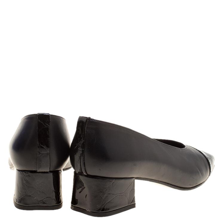مملوكة مسبقًا Stuart Weitzman Black Leather with Embossed Croc Cap Toe Pumps Size 38