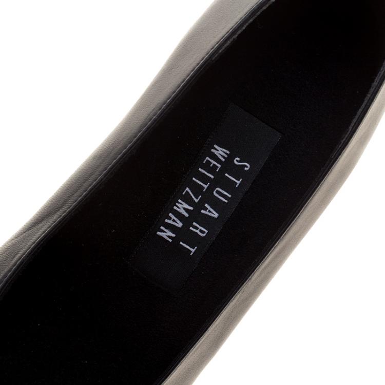 مملوكة مسبق�ًا Stuart Weitzman Black Leather with Embossed Croc Cap Toe Pumps Size 38
