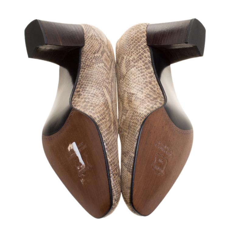 Pre Owned Stuart Weitzman Beige Snakeskin Print Leather Pumps Size 38